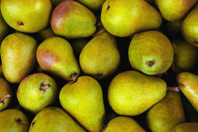 pears in a pile