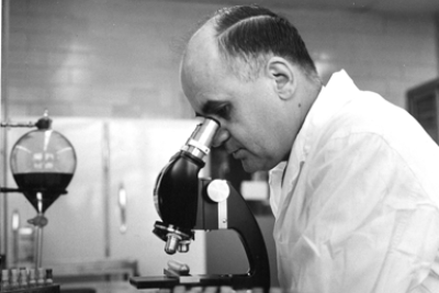 Dr. maurice hilleman in lab