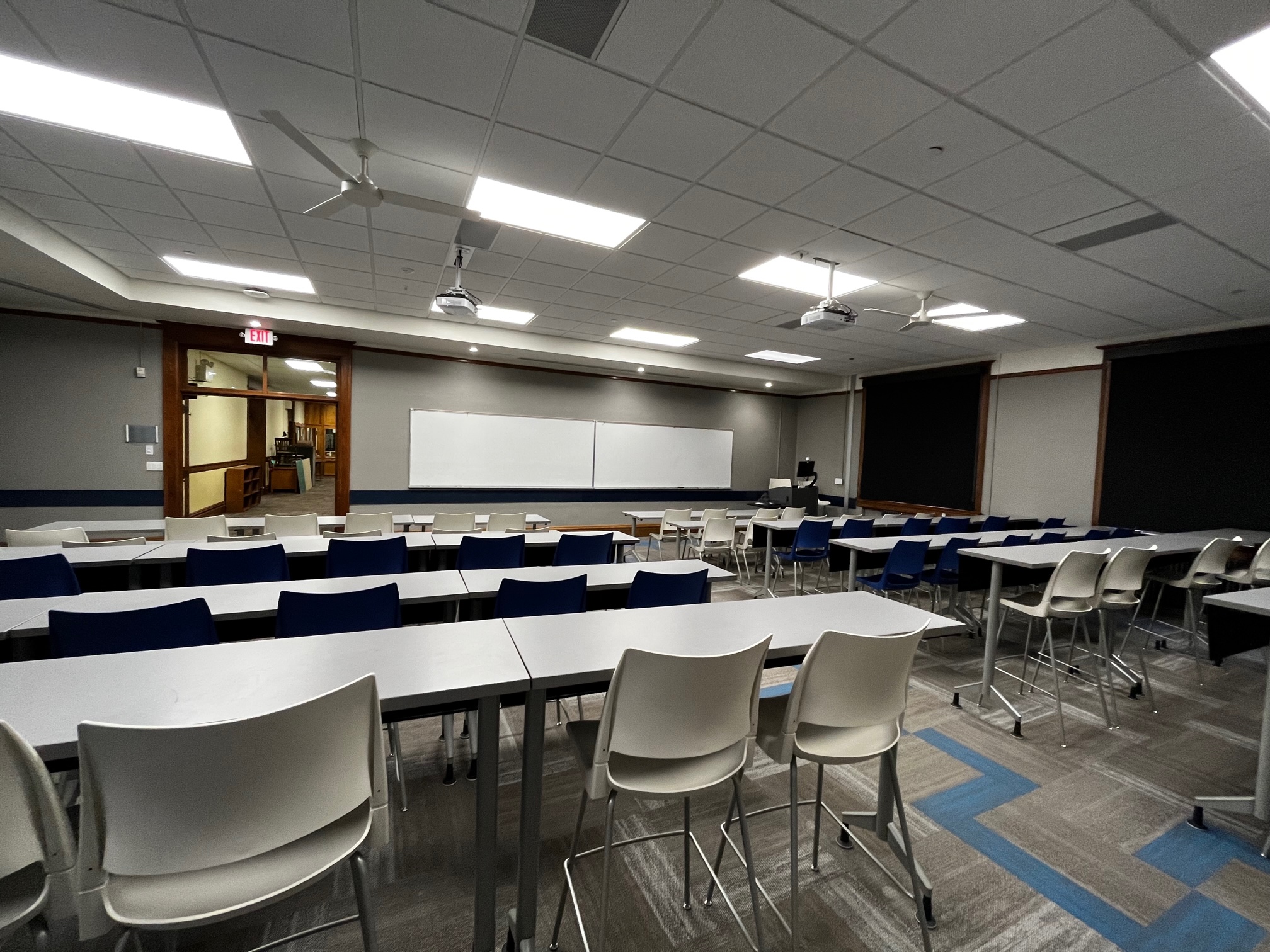 Linfield 301 a large tiered style classroom 